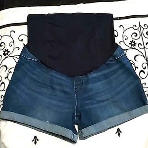 Maternity style jean shorts